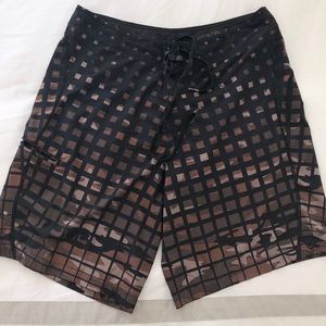 MEN’S O’Neill board shorts medium
